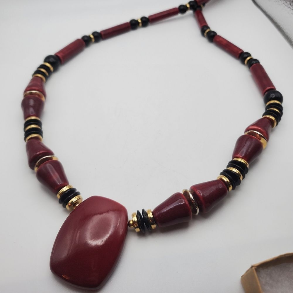 Ethnic tribal priestess‎ red stone necklace